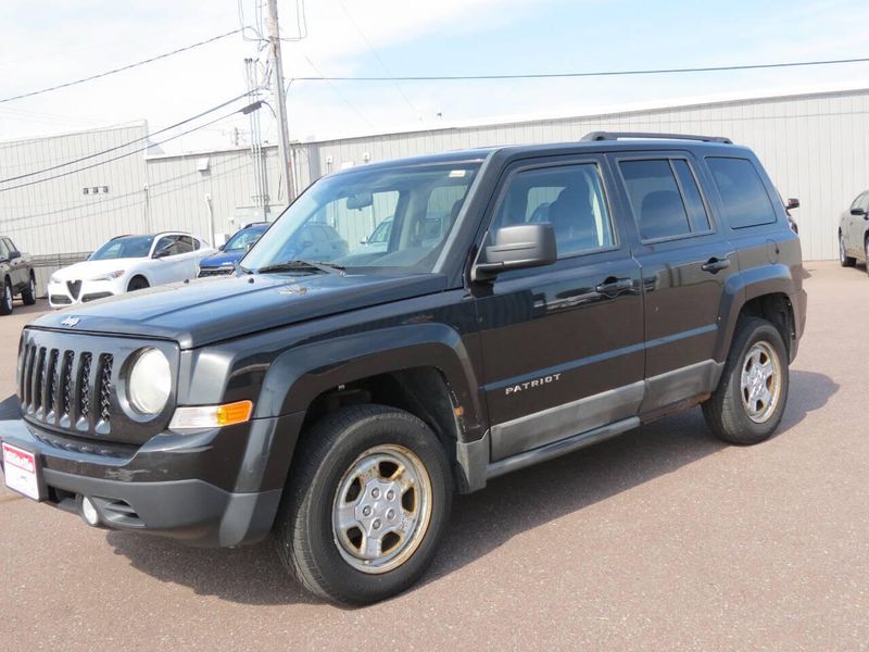 Used 2011 Jeep Patriot Sport 4x4 4dr SUVImage 6