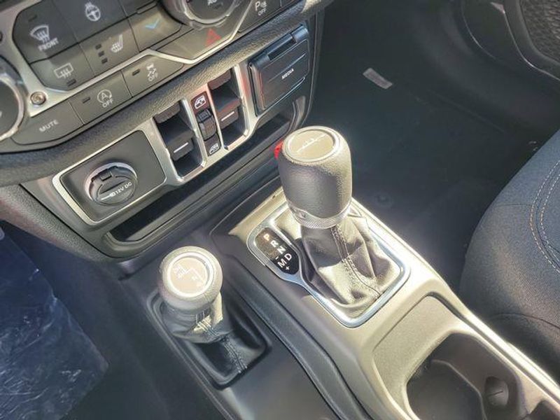 New 2026 Jeep Gladiator Sport S 4x4