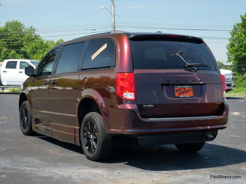 Used 2019 Dodge Grand Caravan SXTImage 25