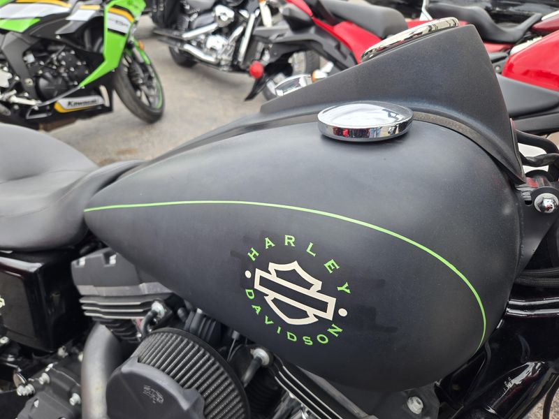 USED 2015 HARLEY DYNA STREET BOB Image 8