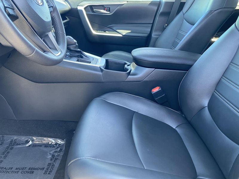 2024 Toyota RAV4 XLE PremiumImage 18