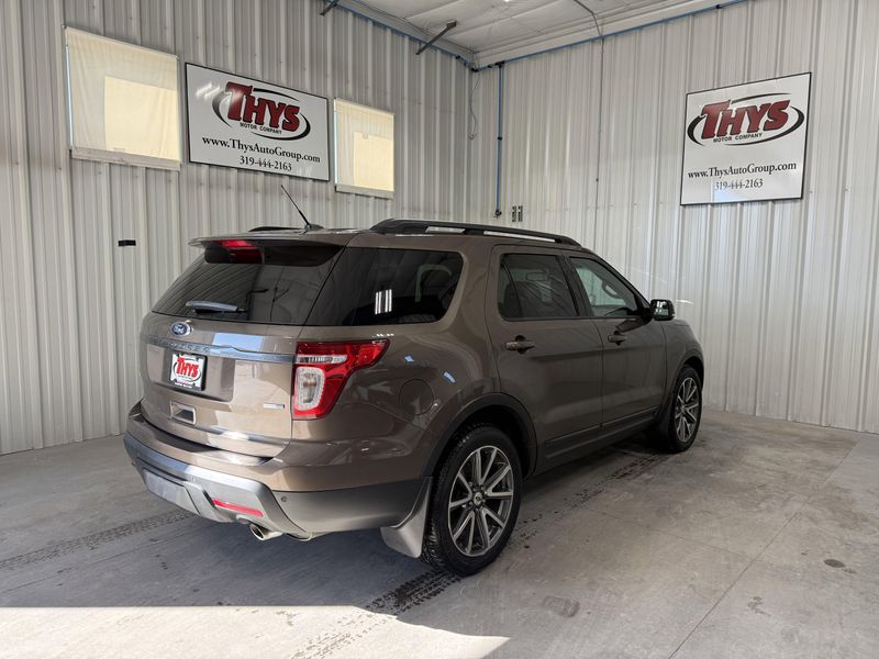 Used 2015 Ford Explorer XLTImage 3