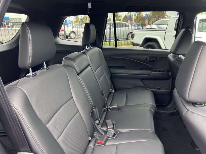 2025 Honda Passport EX-LImage 30