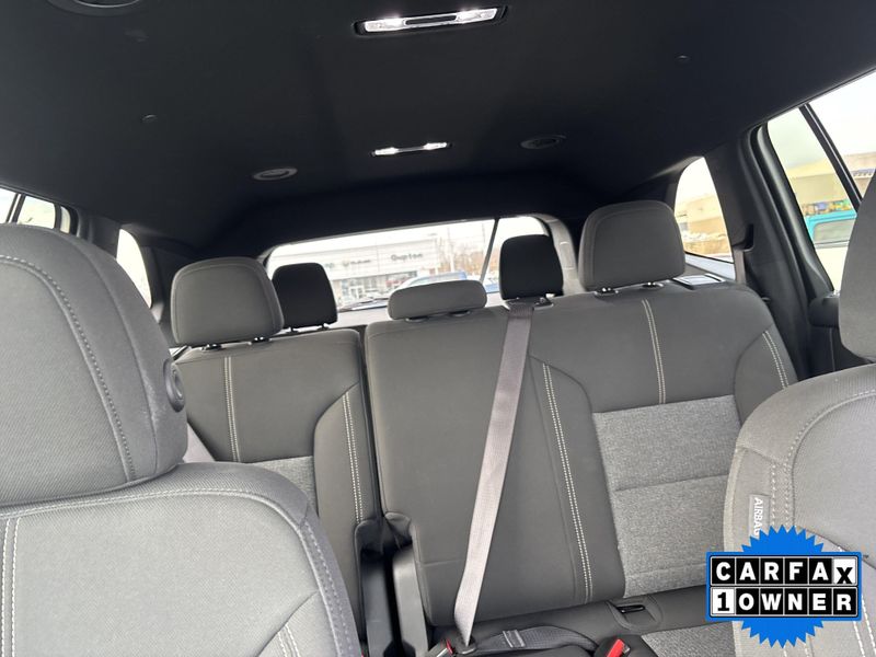 Used 2025 GMC Acadia FWD ElevationImage 32