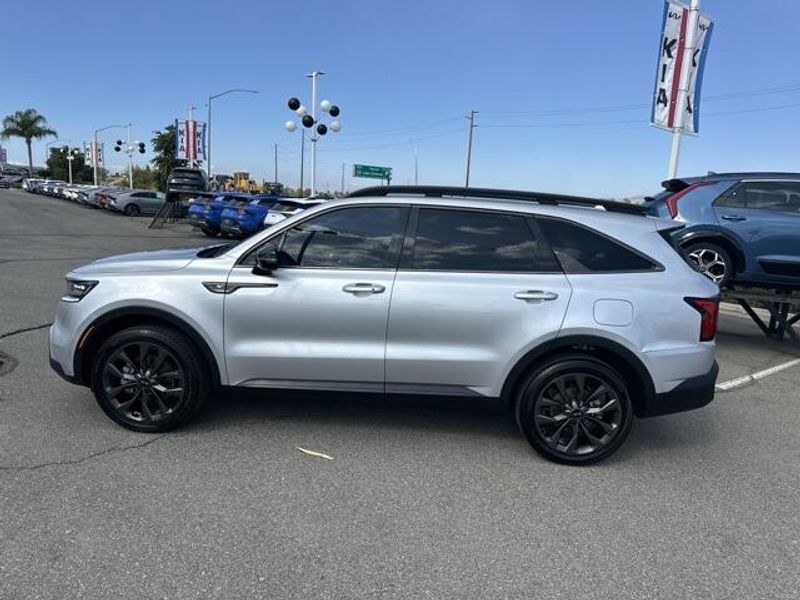 Used 2021 Kia Sorento SX Prestige X-LineImage 2
