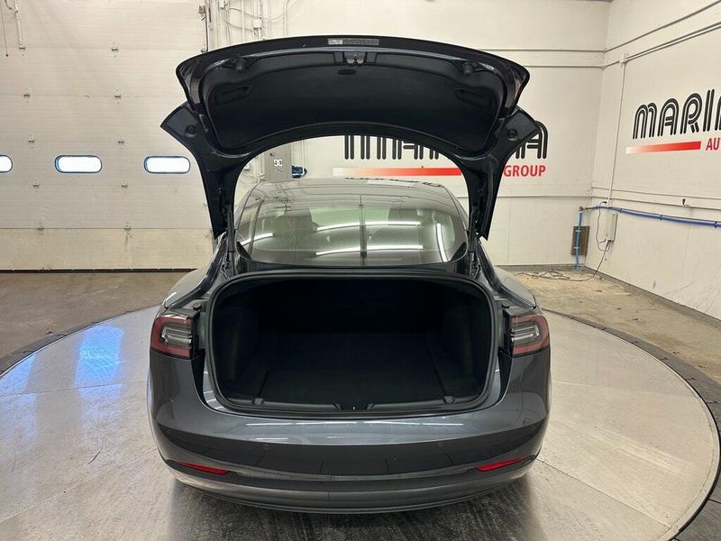 2018 Tesla Model 3 Long RangeImage 16