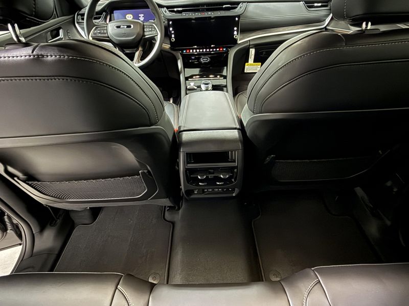 New 2026 Jeep Grand Cherokee Limited 4x4Image 22