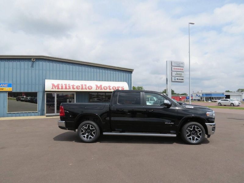 2025 RAM 1500 Laramie Crew Cab 4x4 5