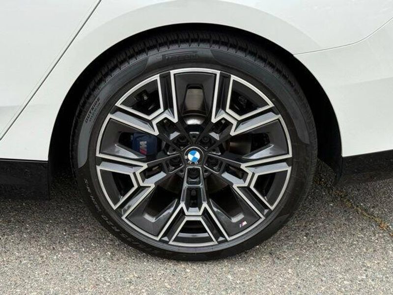 Used 2026 BMW 5 Series 530i xDriveImage 14