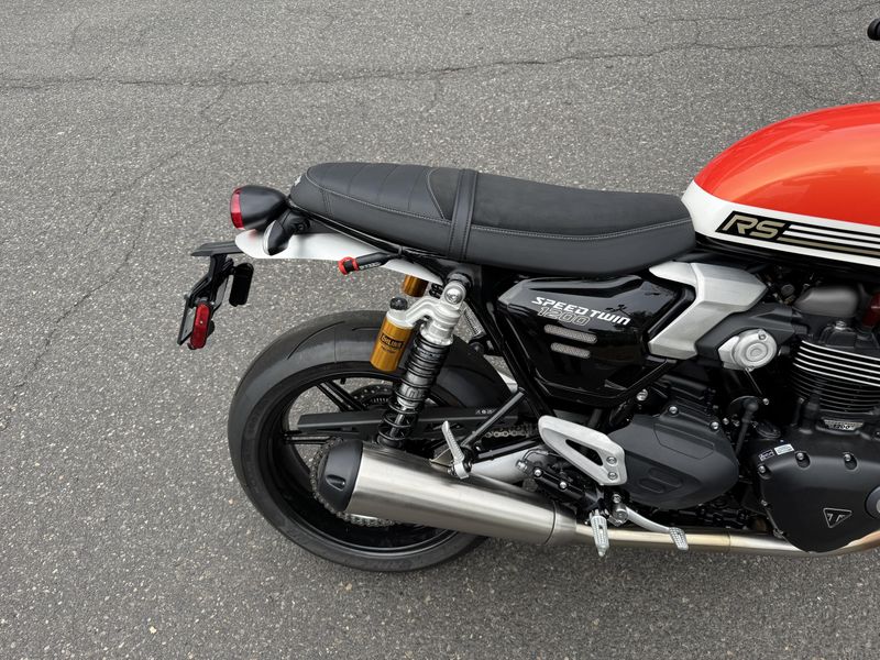 2025 Triumph Speed Twin 1200 RS MODEL BAJA ORANGE / SAPPHIRE BLACK 