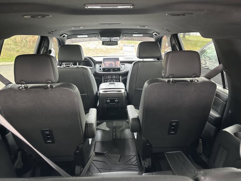 Used 2022 Chevrolet Suburban Z71Image 13
