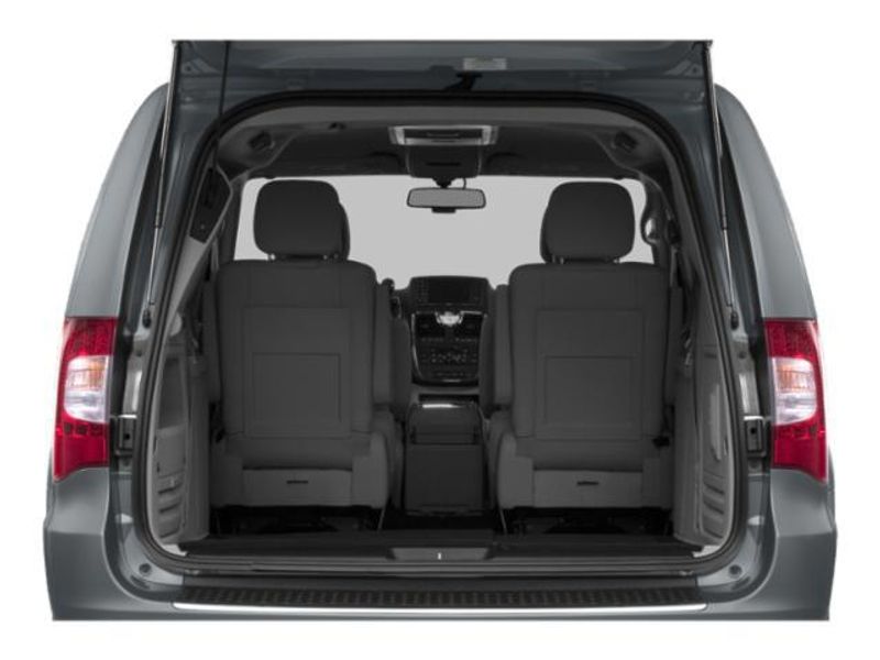 Used 2015 Chrysler Town & Country Image 11
