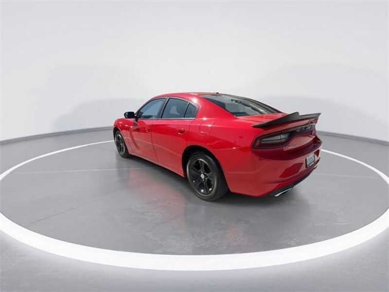 2022 Dodge Charger SXTImage 6