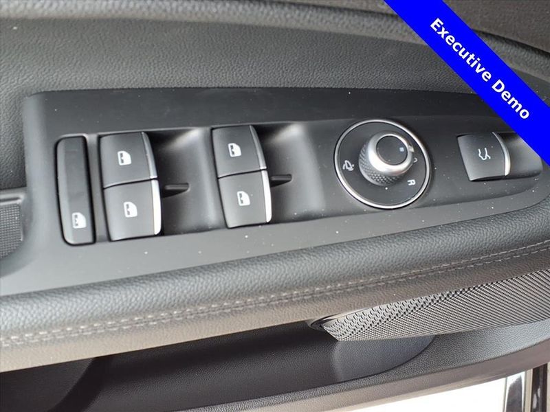 New 2025 Alfa Romeo Stelvio VeloceImage 17