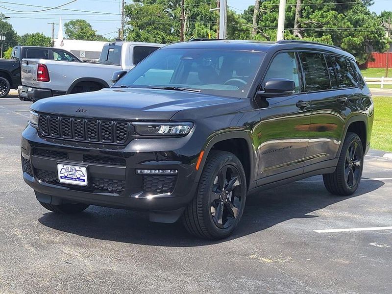 2025 Jeep Grand Cherokee L Limited 4x4Image 3