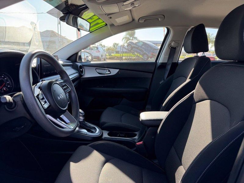Used 2023 Kia Forte LXSImage 10