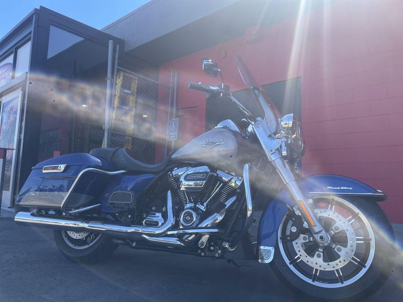 Used 2017 Harley-Davidson ROAD KING Image 28