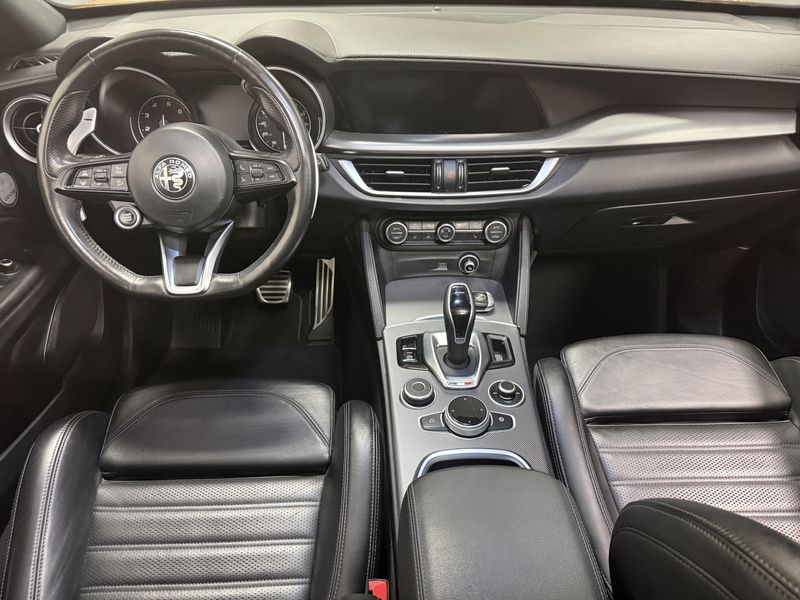 Used 2023 Alfa Romeo Stelvio VeloceImage 7