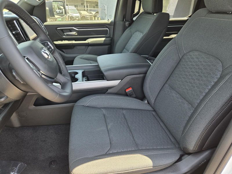 New 2026 RAM 1500 Big Horn Crew Cab 4x2 5'7' Box