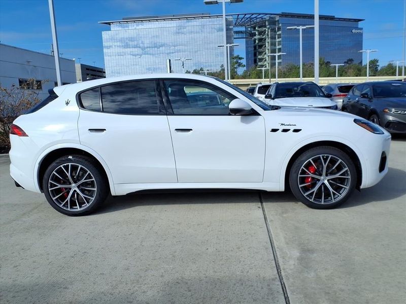 New 2026 Maserati Grecale ModenaImage 5