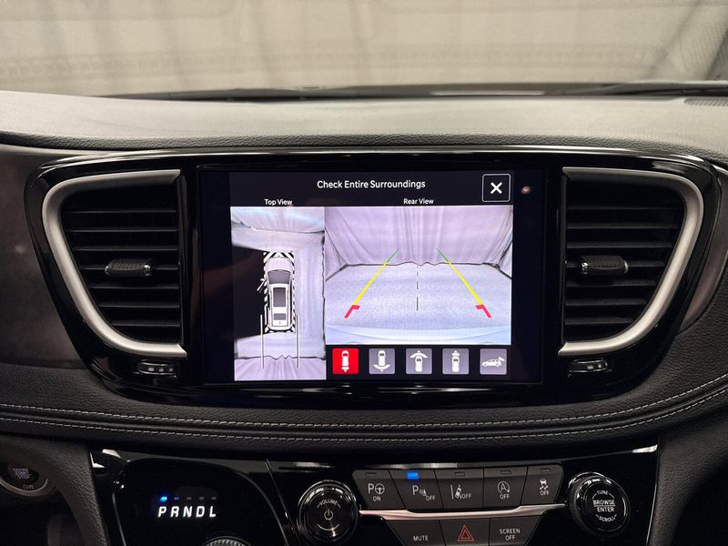 2025 Chrysler Pacifica SelectImage 13