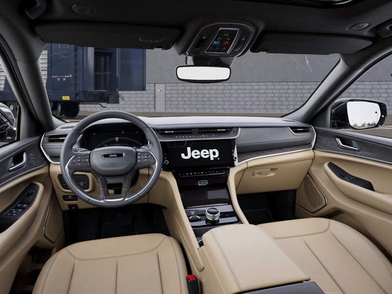 New 2026 Jeep Grand Cherokee L Limited 4x4Image 8