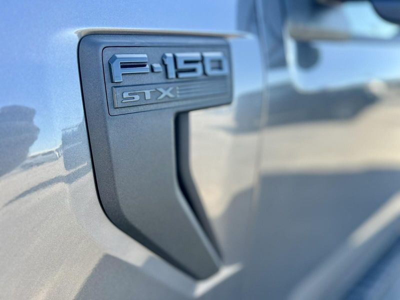 2023 Ford F-150 XL photo 6