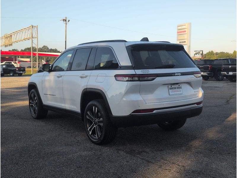 New 2027 Jeep Grand Cherokee LimitedImage 3