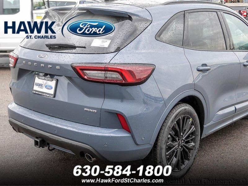 2024 Ford Escape ST-Line Elite photo 3