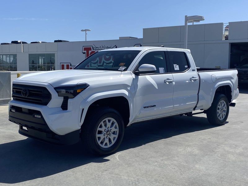 2025 Toyota Tacoma SR5Image 6