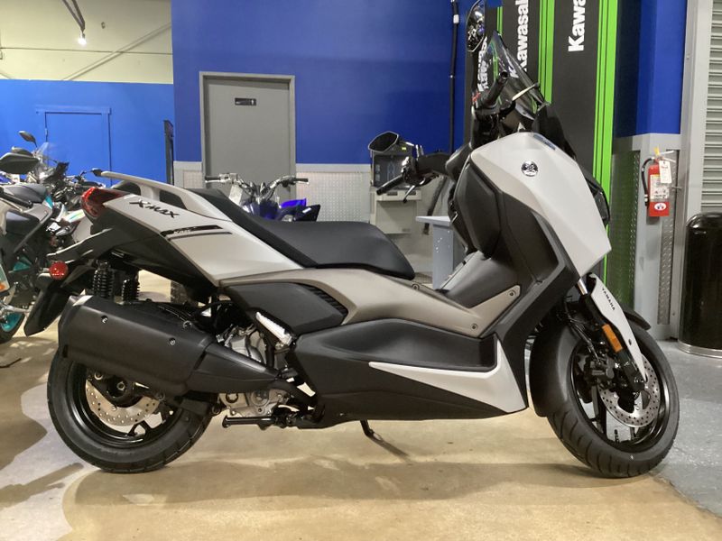 2024 YAMAHA XMAX GRANITE GRAYImage 14