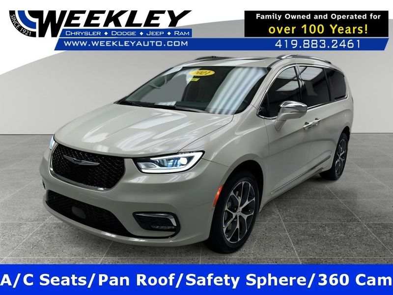 Used 2021 Chrysler Pacifica LimitedImage 1