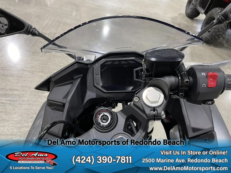 2025 Kawasaki NINJA 500 SE ABS Image 5