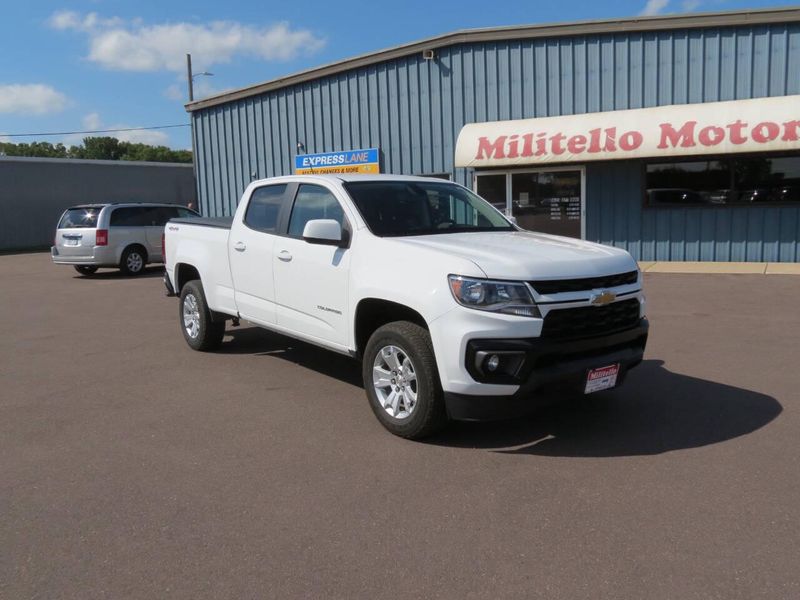 2021 Chevrolet Colorado LT 4x4 4dr Crew Cab 5 ft. SBImage 3