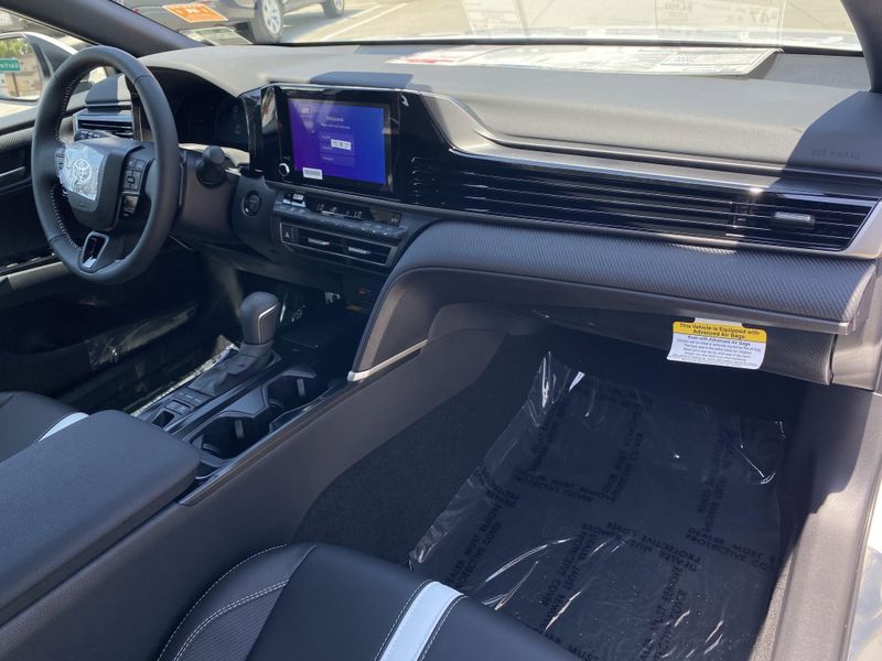 New 2025 Toyota Camry SEImage 9