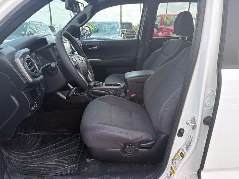 Used 2016 Toyota Tacoma TRD Off-RoadImage 9