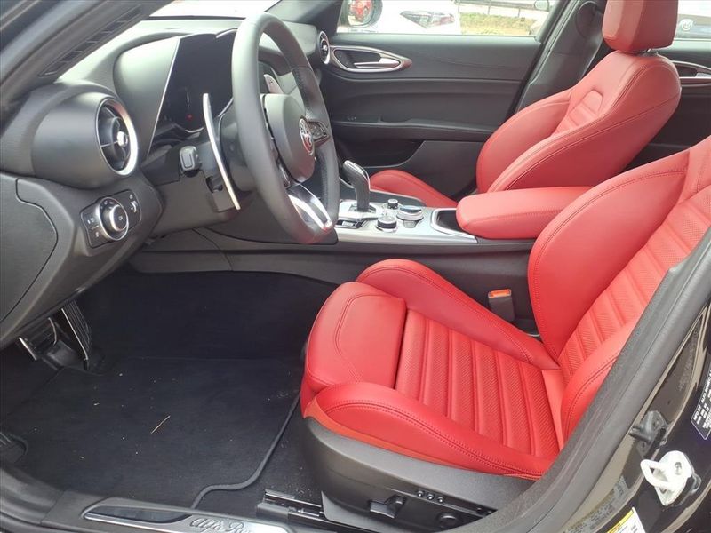 New 2025 Alfa Romeo Giulia RwdImage 14