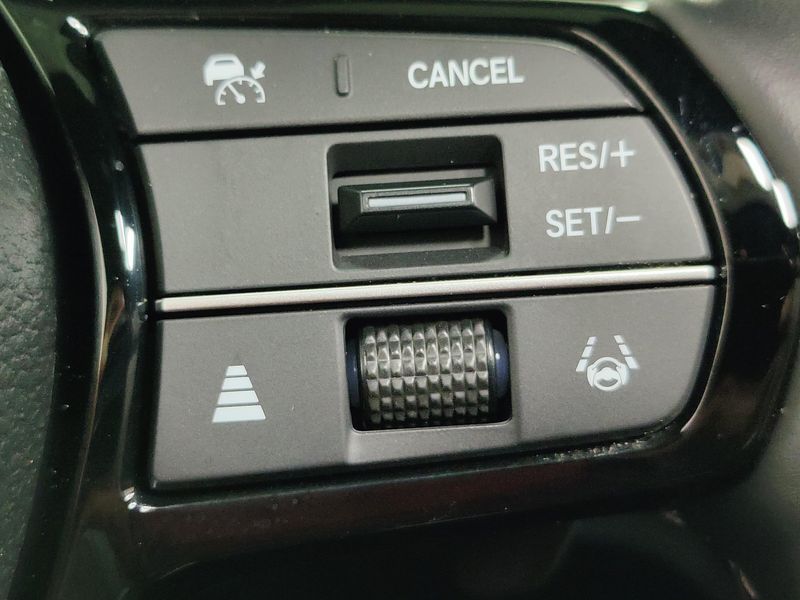 Used 2025 Honda Civic Sedan Hybrid Sport Touring w/SunroofImage 28