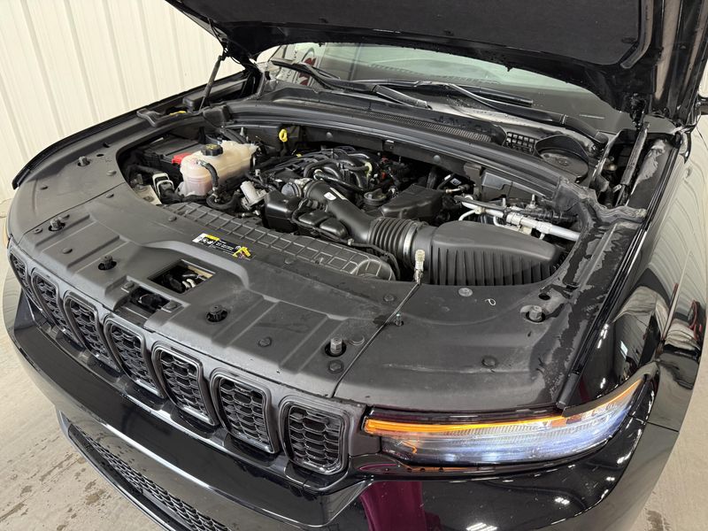 Used 2023 Jeep Grand Cherokee LimitedImage 18