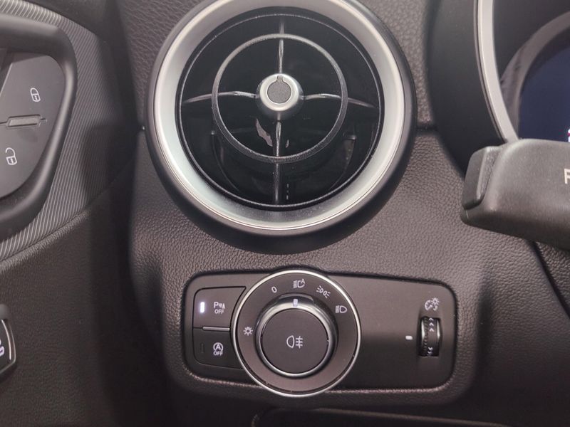 2024 Alfa Romeo Stelvio Ti AWD w/Sunroof/NavImage 31