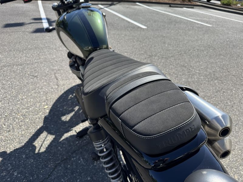 2023 Triumph Scrambler 900 - BROOKLANDS GREEN 
