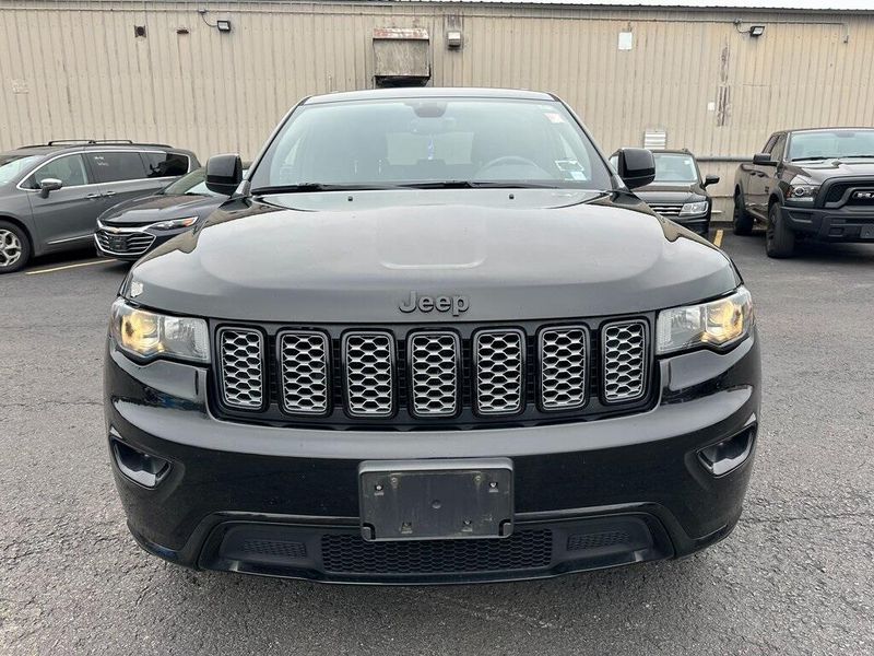 2017 Jeep Grand Cherokee AltitudeImage 11