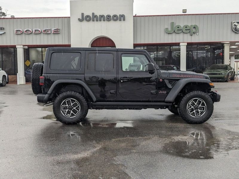 2024 Jeep Wrangler 4-door RubiconImage 2