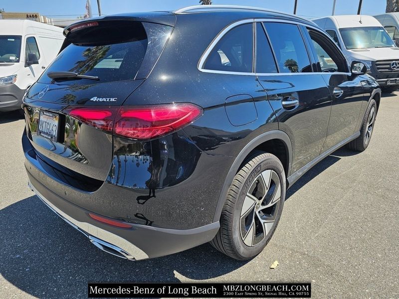 2024 Mercedes-Benz GLC 300Image 7