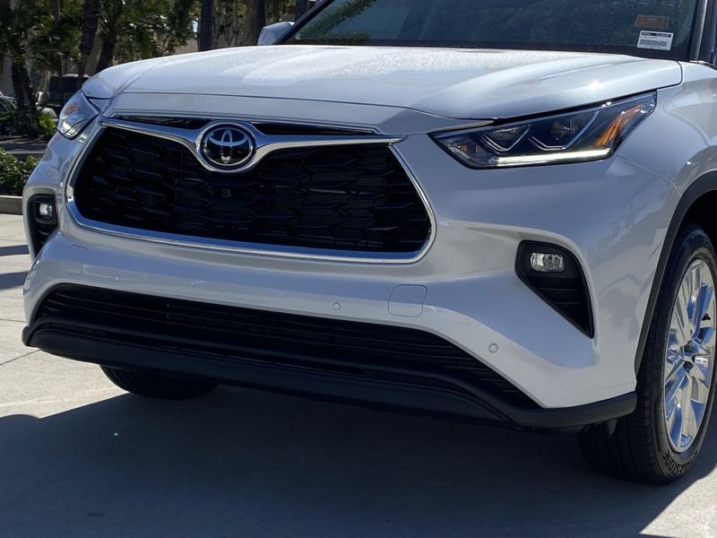 New 2025 Toyota Highlander Hybrid LimitedImage 7
