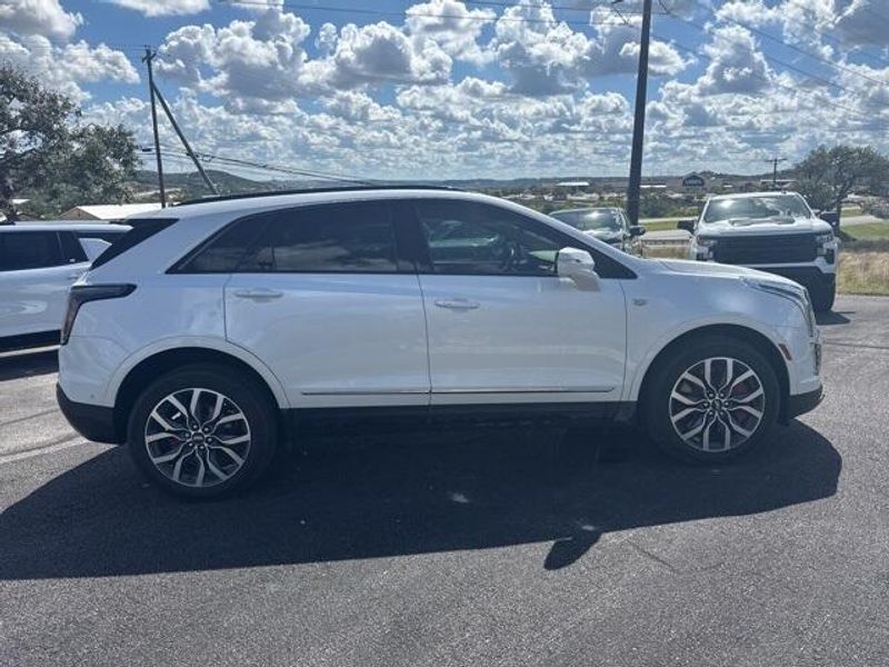 2023 Cadillac XT5 Sport photo 4