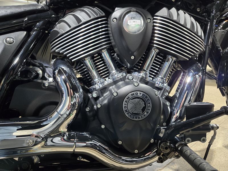 NEW 2025 INDIAN MOTORCYCLE CHIEF BOBBER ABS Image 10