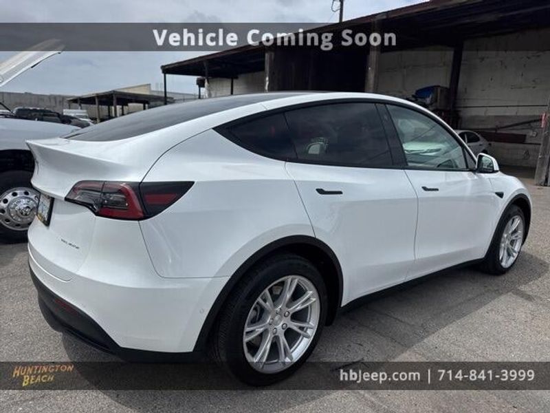2022 Tesla Model Y Long RangeImage 5