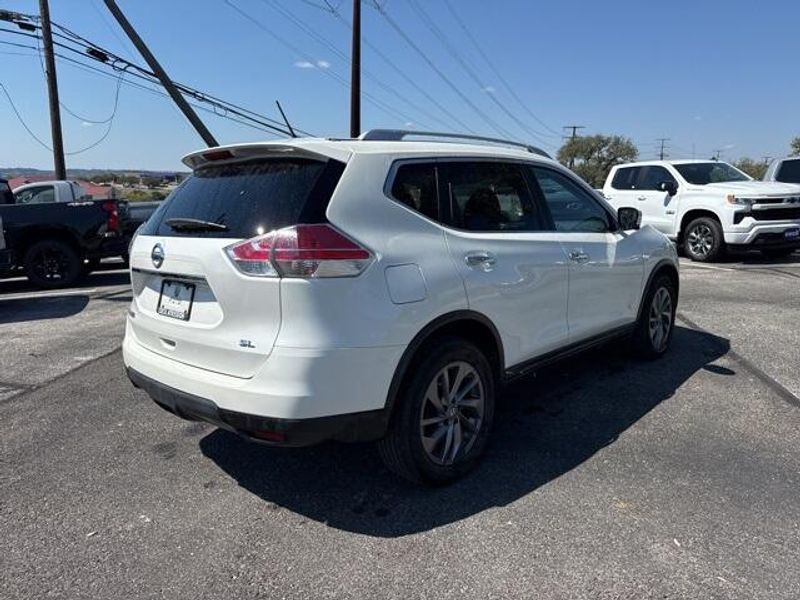 2016 Nissan Rogue SL photo 5