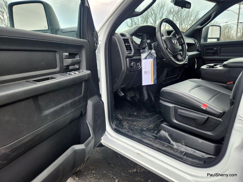 2024 RAM 5500 Tradesman Chassis Crew Cab 4x4 84